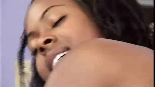 Genç sıcak abanoz kız alır the büyük siyah horoz