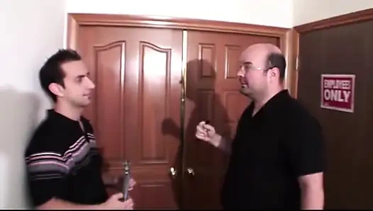 Evli kadın kocasına borçlarını amcıkla ödemeye geldi