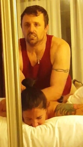 Eş sikme içinde otel