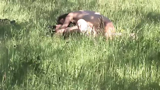 Utanmaz kadınlar herkesin içinde seks yapıyor - bölüm 1