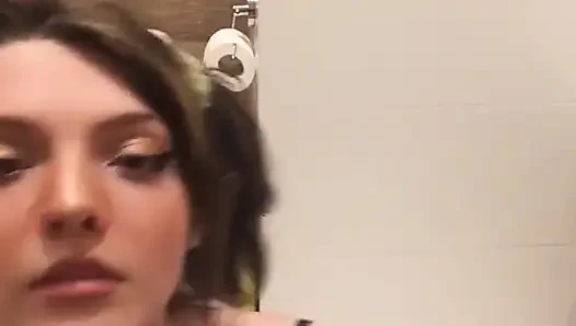 Biraz daha sakso içeriği BC Birini emmeye gerçekten ihtiyacım var