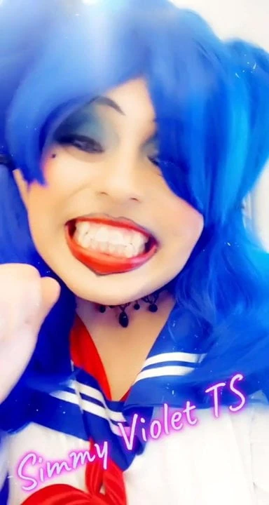 Simmy Violet поздороваются со всеми ее подельниками