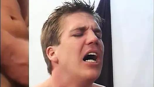 Yoğun bir anal fuck almak için istekli bu seksi sürtük için eşek ilk kez!