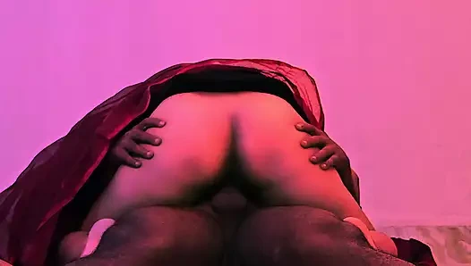 Seksi desi vabi bana seksi bir sakso çekiyor ve sikiliyor