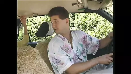 İç çamaşırlı çok güzel orta yaşlı seksi kadınlarla porno ve göğüslere kıllı amcık boşalması