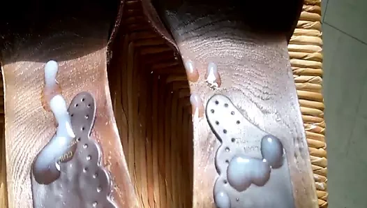 Cum üzerinde seksi katır ve yutmak meni