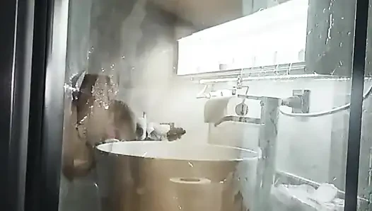 Duşta Beni İzle
