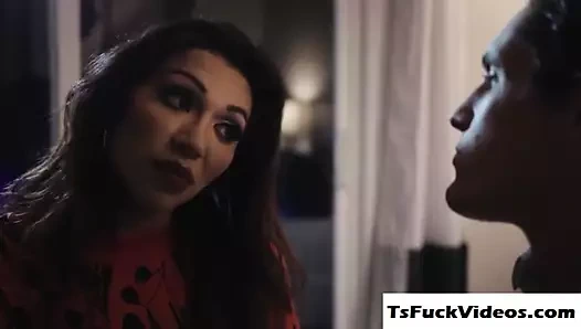 Sıcak ts jessy dubai neredeyse boşalmak içeride