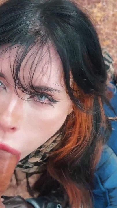 Yeni serpinti kostümlü porno tatlım Fox - bir yabancıyla bir damla su için emiliyor ve sikiliyor | Klip 1