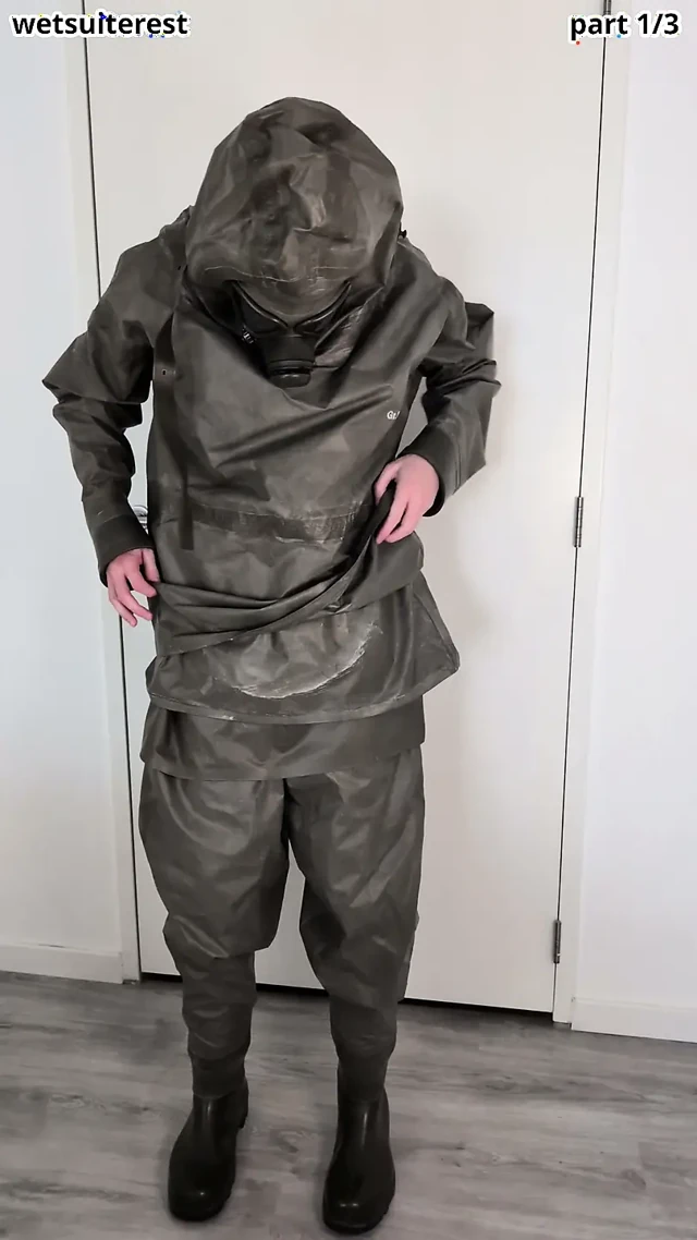 Zodiac Zodiak ağır kauçuk hazmat kıyafetini plastik pantolon ve gaz maskesi üzerine giyme