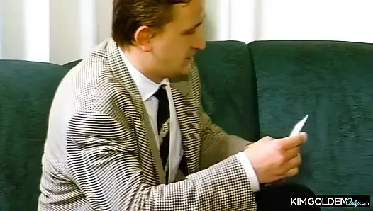 Sinnliche Selbstbefriedigung auf dem Sofa