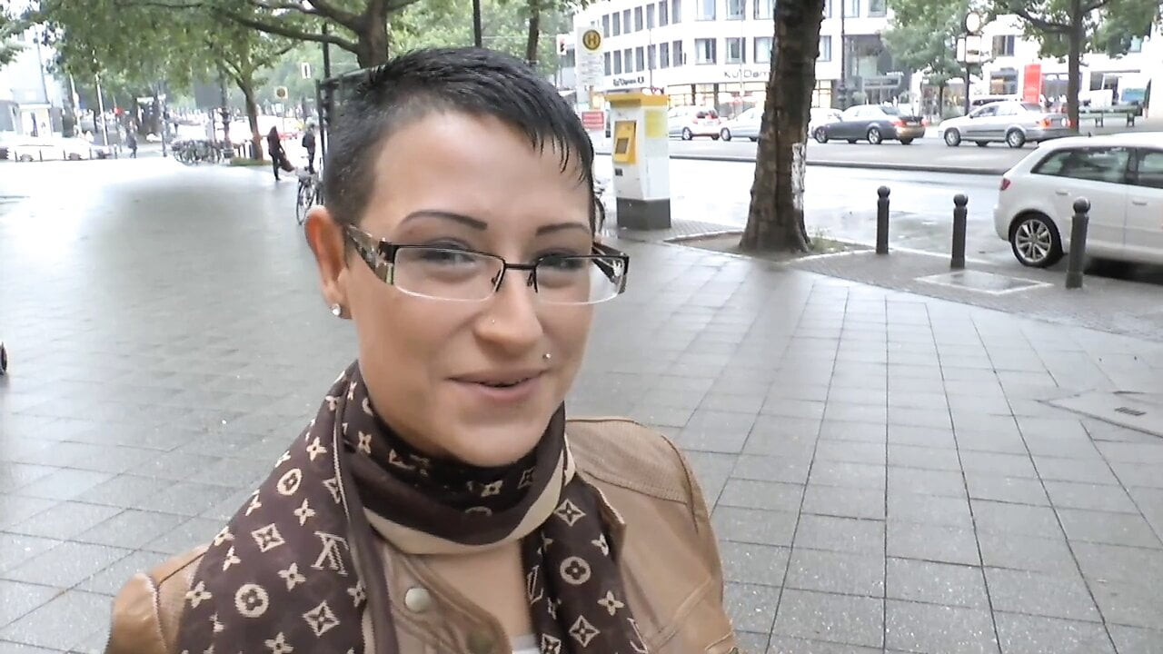 Laureen süpermarkette bir seks partneri arıyor