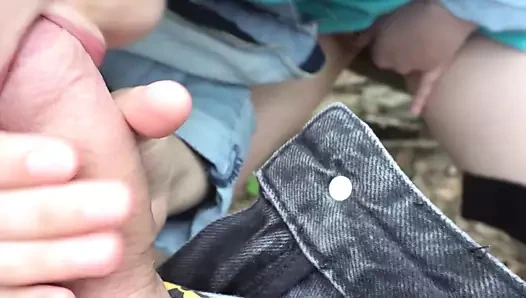 Erkek arkadaşımı emmek ve kamuda benim kedi mastürbasyon yapmak