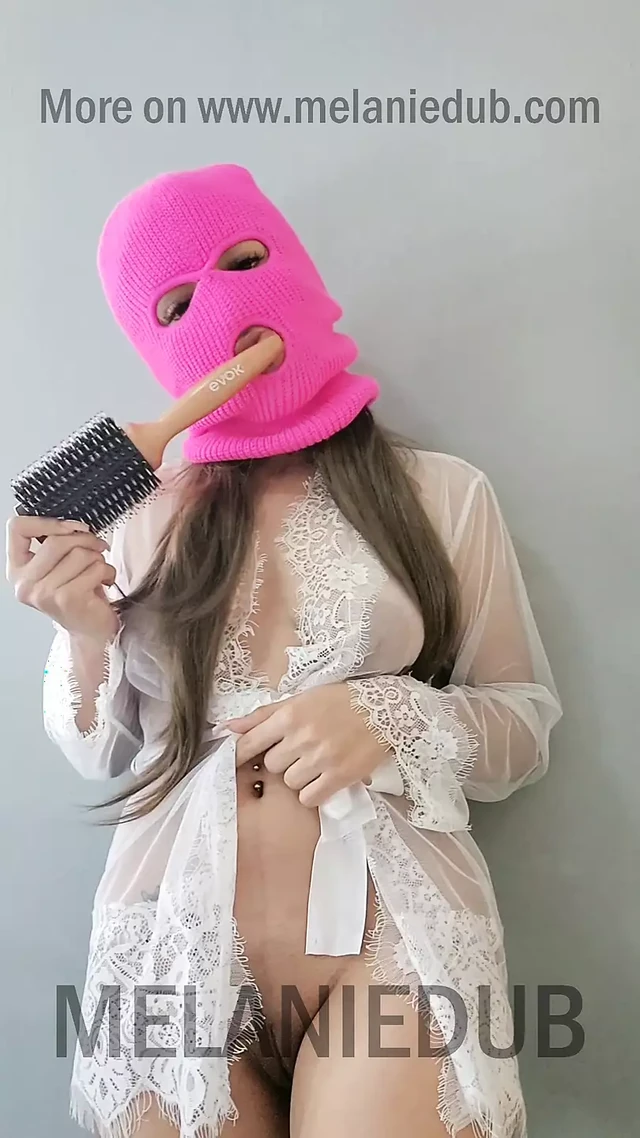 Minyon kıvrımlı latina odasında yalnız mastürbasyon. melaniedub