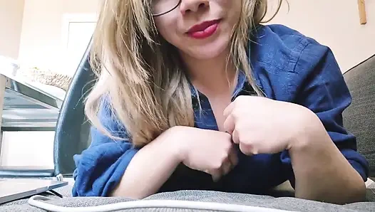 Kanepede yaramaz çok sıcak takmayı sever