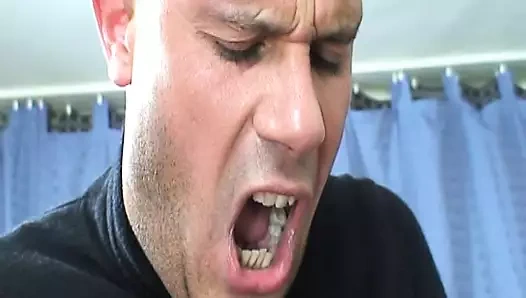 Doktor bir sonraki asistanını seçiyor