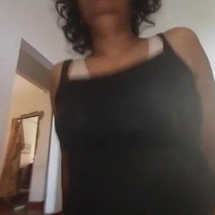 Hintli üvey annem üstüme çıkıyor