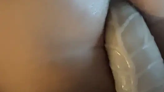 Dev yarak kılıfı ile eğilimli sikiş!