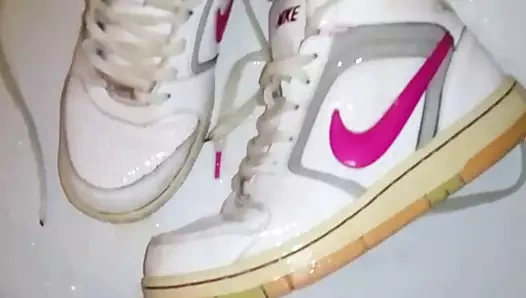 1 çiş ve boşalmak üzerinde nike prestij