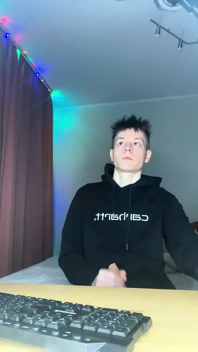 Tüm elim kaplanana kadar hızlı ve sert okşuyor