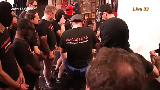 Ggg John Thompson - Julia Canlı 33 Vahşi Grup Seks Partisi