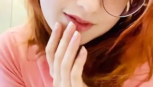 Kendimi azdırıyorum ve trenin tuvaletinde mastürbasyon yapıyorum!