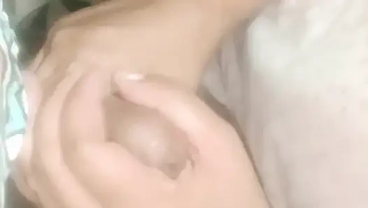 Подругу трахают дома, случайный кримпай внутри