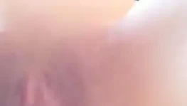 Japon kız low angle mastürbasyon