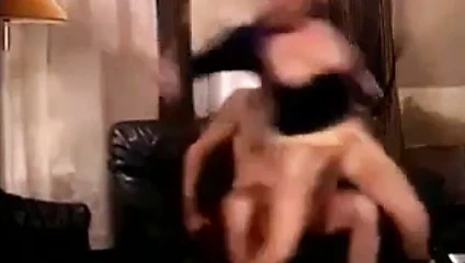 Jungficker voegelt geil mit reife vollbusigen Blondine