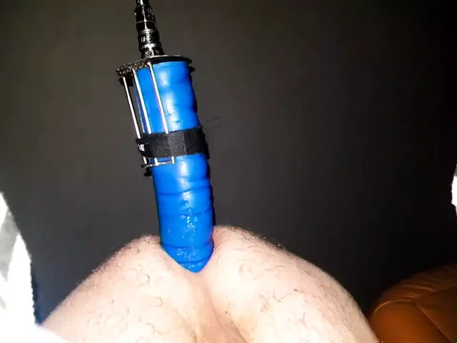 Büyük mavi yapay penis anal kahrolası makine