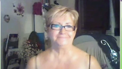 Vieille et ses jouets