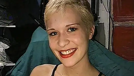 Blowbang bukkake ve sperm tükürüğü değiş tokuşu kızlar ggg john thompson