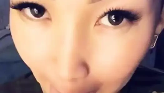 Dik Asya kazakh civciv emme banana