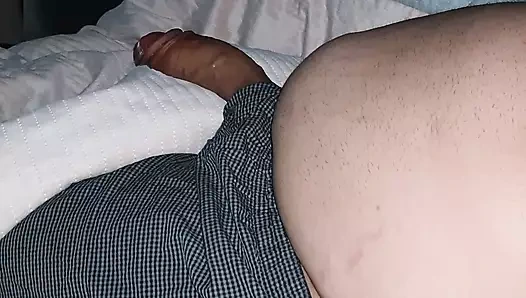 Üvey annem yarağına dokunup ne kadar büyük olduğunu görene kadar amımı sikemem diyor