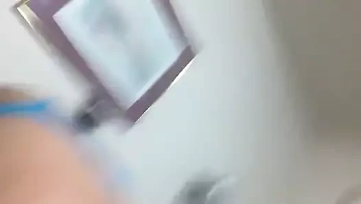 Dick o kadar iyi ki tanrıyı övüyor