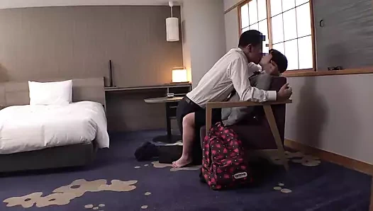 Yaşlı erkekler tarafından yetiştirilen 7 sevimli kız (247 dakika) bölüm 3