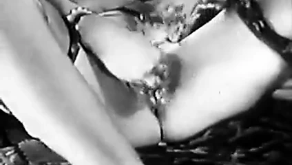 Antika porno - amcık traş, fisting, kahrolası!