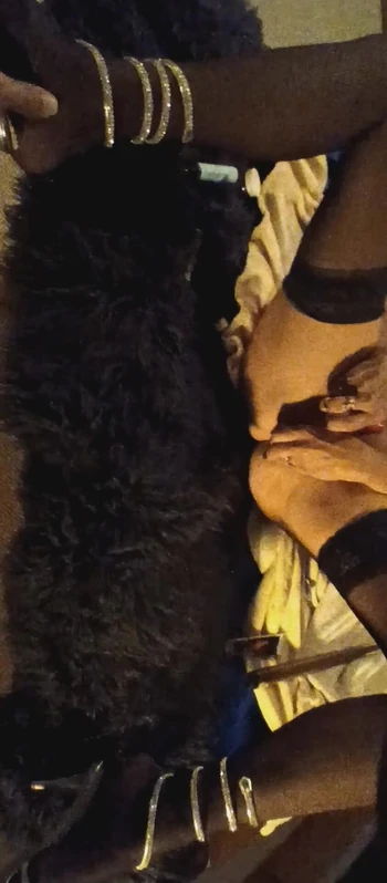 Мастурбирую на бильярдном столе №2