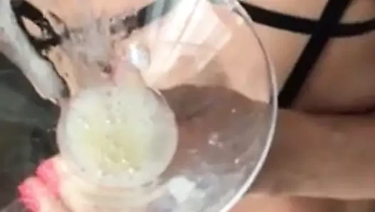 Siyah boğa beyazların içine boşalıyor