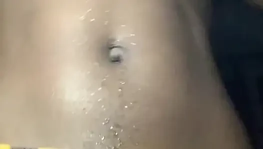 Zenci tanrıça ısıyı seksi titreşimler kıvrıyor ve twerk büyüsü yapıyor