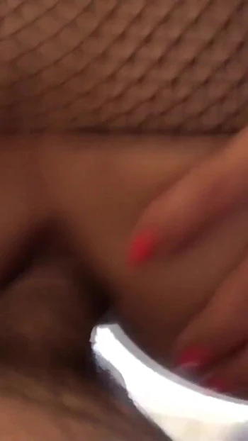 Знаковый момент из "Настоящий анальный трах и сперма внутри задницы - анальный кримпай"