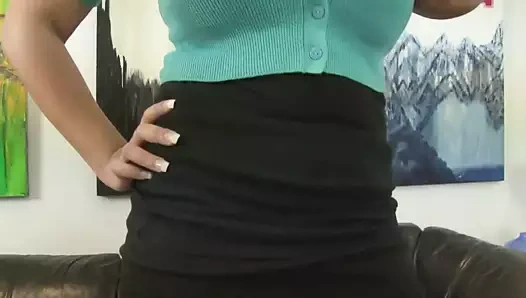 Bridgette b büyük memeli bir kadın ve ırklararası seks yapıyor