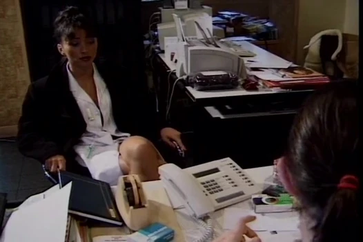 Fransız sekreter götüne büyük miktarda döl alıyor
