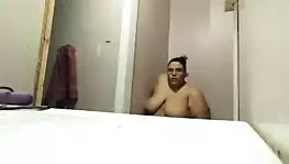 Pis ssbbw pig jessica çalışır için içme ona işemek