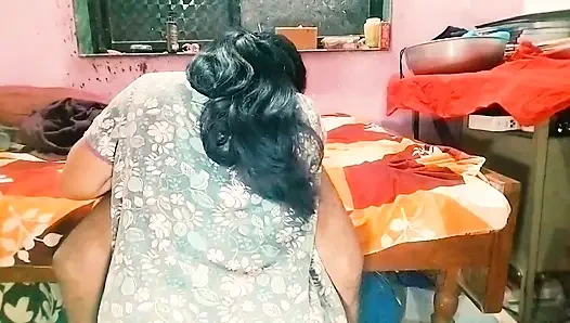 Seksi evli kadın Anuradha erkek arkadaşıyla gece elbisesiyle sikiliyor xhamster 2025'te