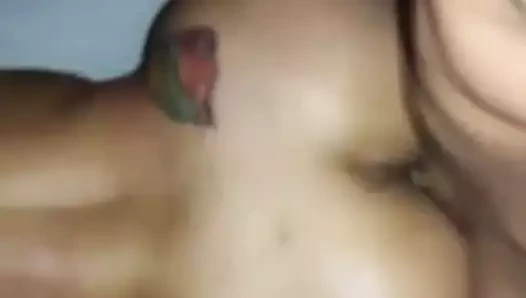 Dandole duro a camila. Una amiga de la universidad