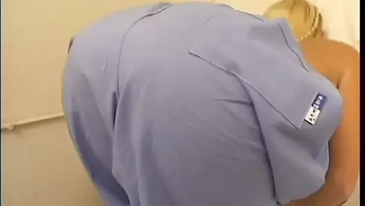 Muhteşem sarışın bebek doktorun büyük şişman horoz sürmek