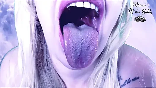 Büyük memeli seksi bir deniz kızı tarafından azdırıyor ve yalanıyor!