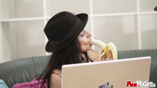 Esmer orta yaşlı seksi kadın sikişiyor