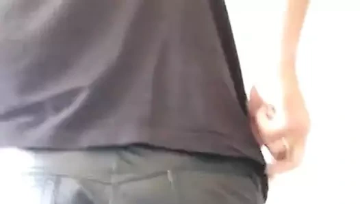 Leder- und Nacktpopo bekommt den Rohrstock